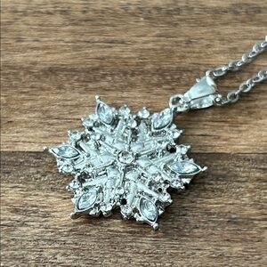 Snowflake Necklace Silver and Clear Stones New